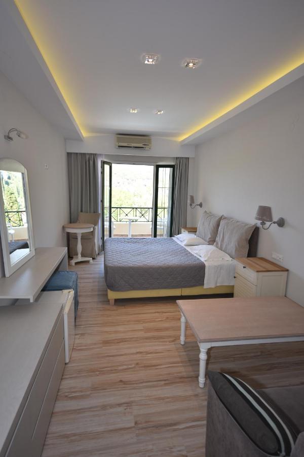 Callisto Beach Hotel リアパデス エクステリア 写真