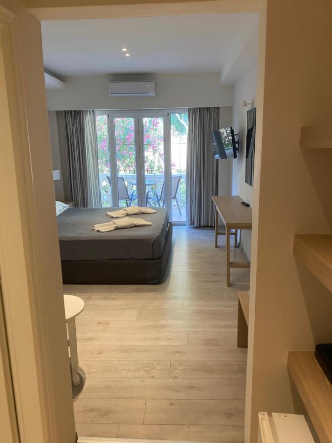 Callisto Beach Hotel リアパデス エクステリア 写真